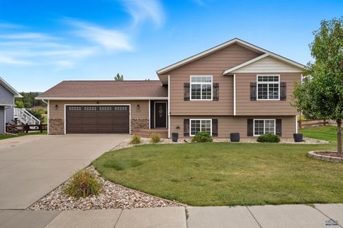 1727 Iron Horse Loop, Spearfish, SD, 57783-9811 | Card Image