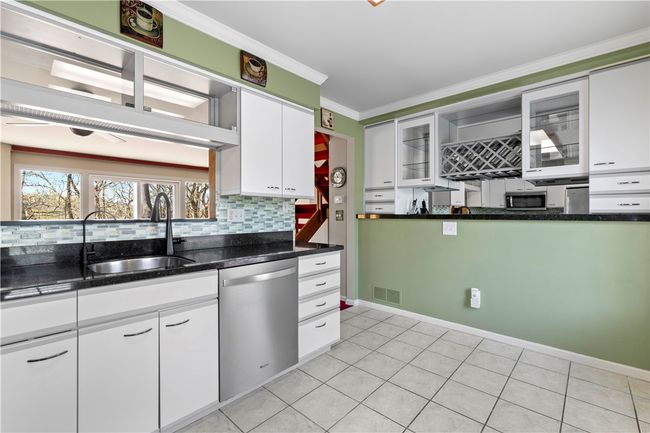 232 Falls Village Rd, Townhouse with 2 bedrooms, 2 bathrooms and 1 parking in Pittsburgh PA | Image 4
