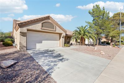 2441 Desert Glen Drive, House other with 2 bedrooms, 2 bathrooms and null parking in Las Vegas NV | Image 2