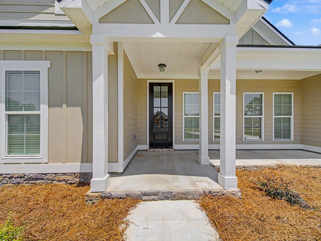 Residential in Adel 2