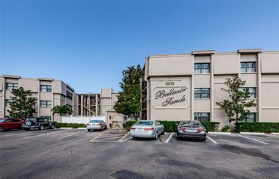 108 - 3210 Gulf Boulevard, Condo with 2 bedrooms, 2 bathrooms and null parking in Belleair Beach FL | Image 2