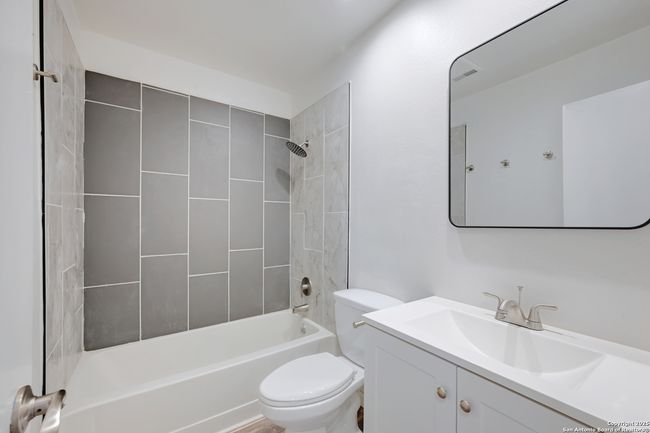 9818 Balanced Rock, House other with 3 bedrooms, 2 bathrooms and null parking in Converse TX | Image 17