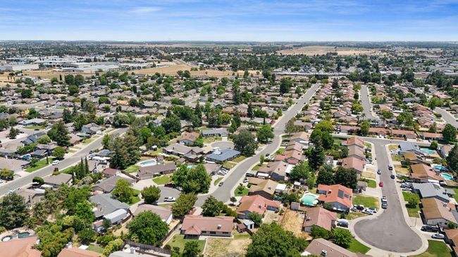 146 Brodiewest Ct, House other with 3 bedrooms, 2 bathrooms and null parking in Galt CA | Image 5