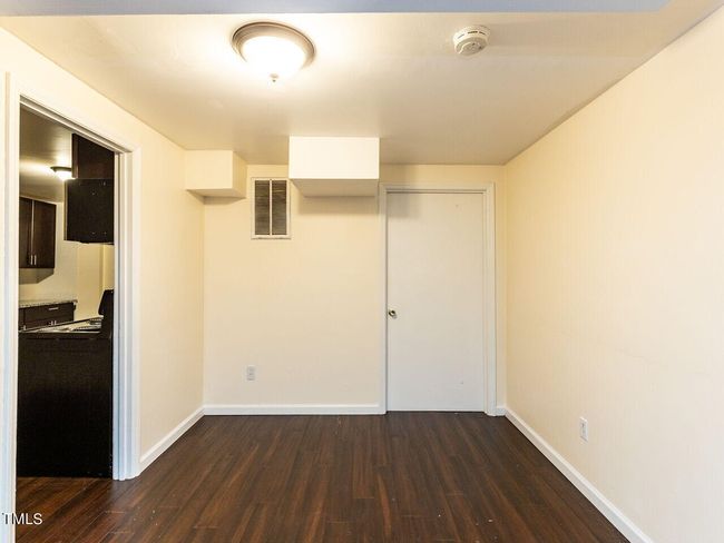 022-1280x960-basement-unit-dining-area | Image 22