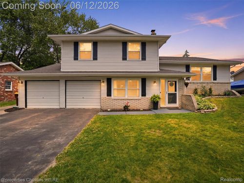 10378 Barbara St, Pinckney, MI, 48169-9768 | Card Image