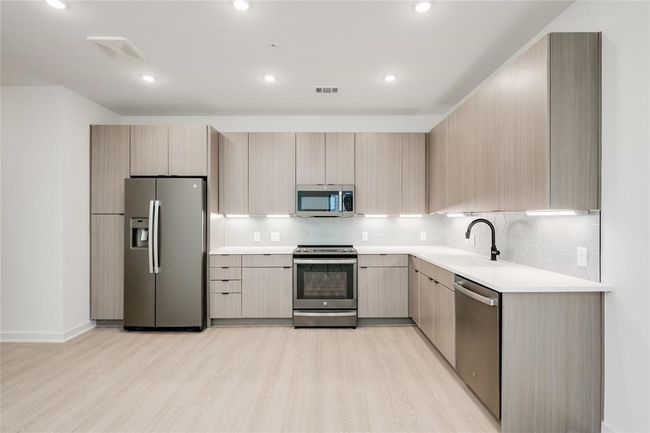 APT-123 - 4802 S Congress Ave, Condo with 1 bedrooms, 1 bathrooms and null parking in Austin TX | Image 15