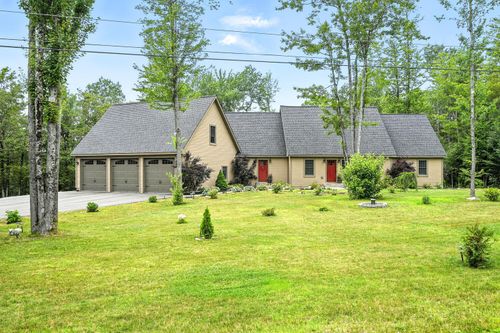35 Makenzie Lane, Manchester, ME, 04351 | Card Image