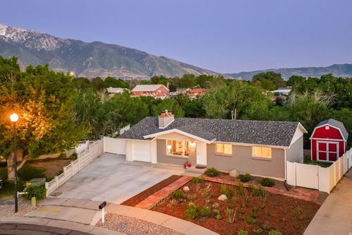 318 E David Cir, Sandy, UT, 84070-3831 | Card Image