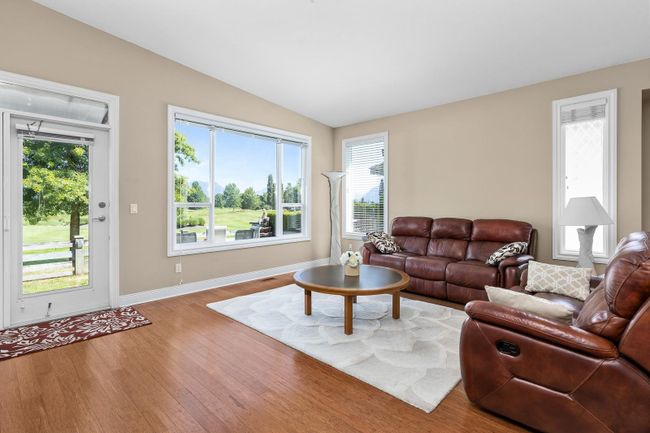 127 - 19639 Meadow Gardens Way, House other with 2 bedrooms, 2 bathrooms and 4 parking in Pitt Meadows BC | Image 11