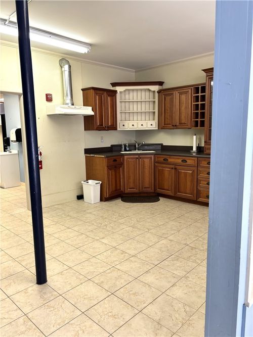160 Greenwich Ave, Warwick, RI, 02886-1216 | Card Image