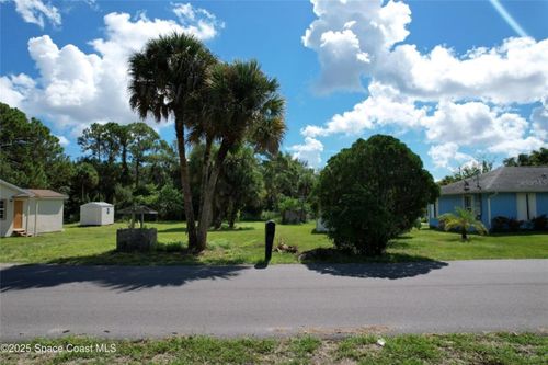 2775 E Hickory Cir, Mims, FL, 32754-4103 | Card Image