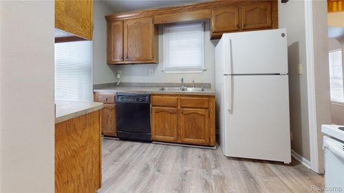 773 Owego Dr, Pontiac, MI, 48341-1158 | Card Image