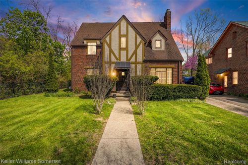 15 Miami Rd, Pontiac, MI, 48341-1553 | Card Image