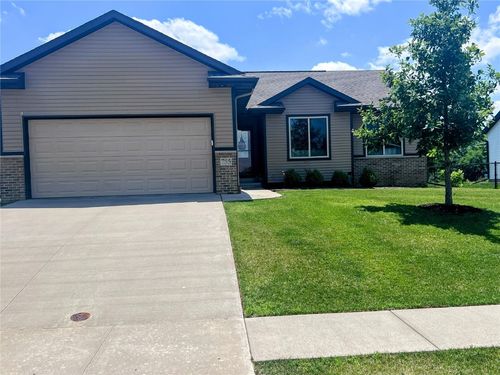 785 Waveland Dr, Marion, IA, 52302-8402 | Card Image