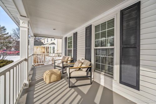 1637 Haines Dr, Batavia, IL, 60510-9205 | Card Image