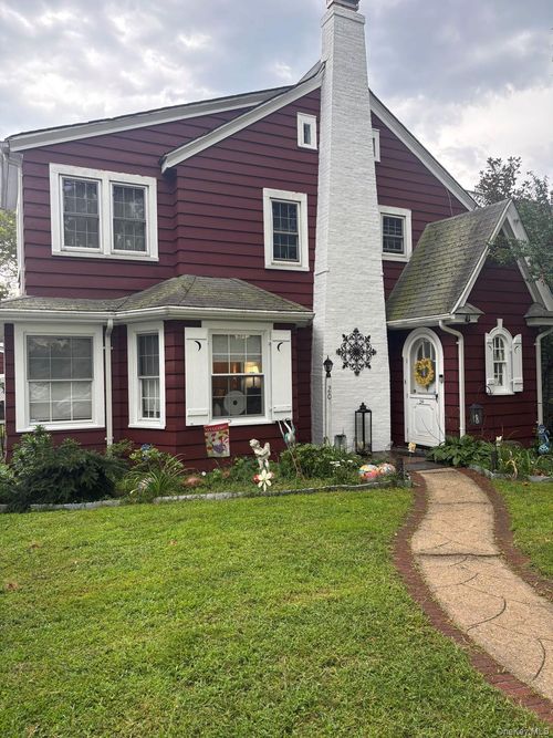 20 Huron Road, Hempstead, NY, 11001 | Card Image