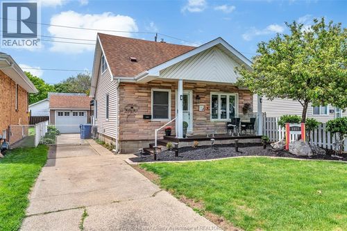 1857 Central Ave, Windsor, ON, N8W4H6 | Card Image