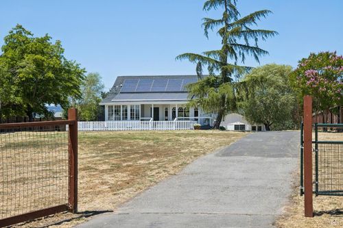 21725 Burndale Rd, Sonoma, CA, 95476-9668 | Card Image