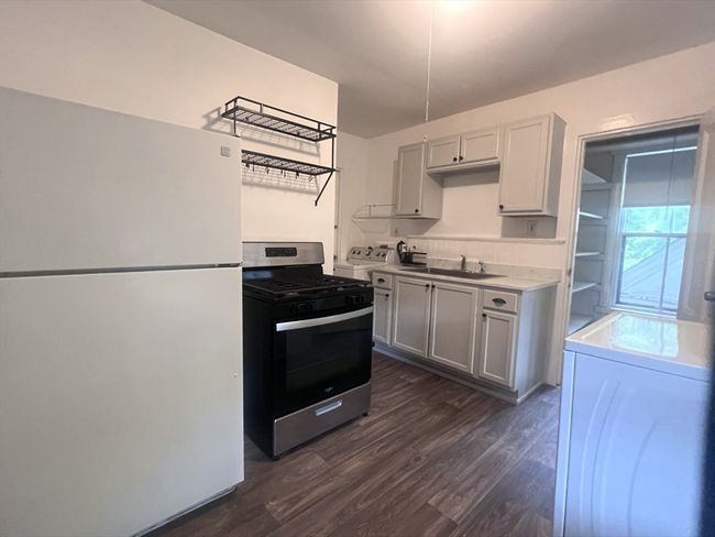 APT-2 - 93 Peirce St, Condo with 3 bedrooms, 1 bathrooms and 2 parking in Middleboro MA | Image 8