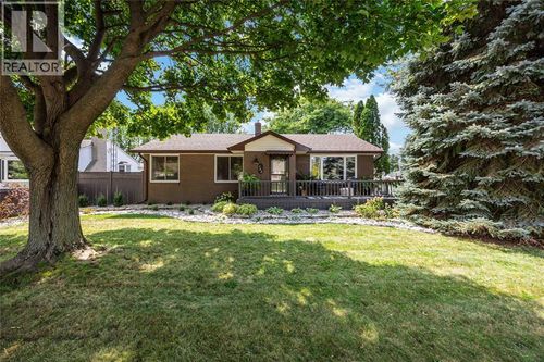 703 Michigan Ave, Point Edward, ON, N7V1G9 | Card Image