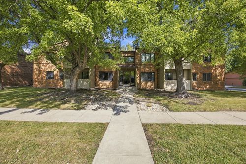 204-3237 17th Ave S, Fargo, ND, 58103-4562 | Card Image