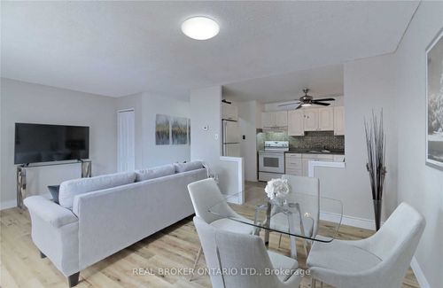 41-1016 Falgarwood Dr, Oakville, ON, L6H2P5 | Card Image