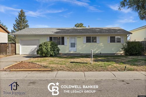 1060 Sierra Vis, Evansville, WY, 82636-8624 | Card Image