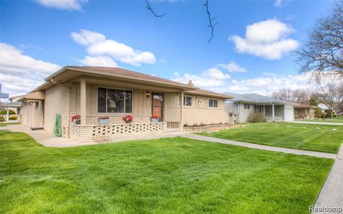 3069 Wolverine Dr, Troy, MI, 48083-5742 | Card Image