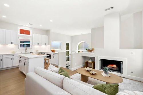 21 Medici Aisle, Irvine, CA, 92606-8373 | Card Image
