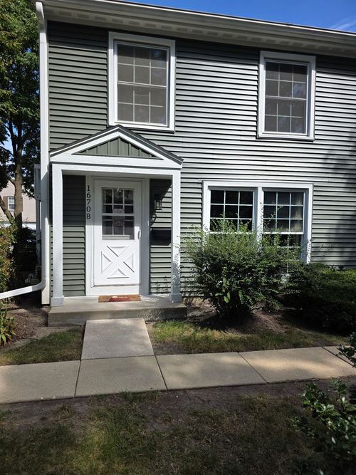 b-1670 Monticello Ct, Wheaton, IL, 60189-8235 | Card Image