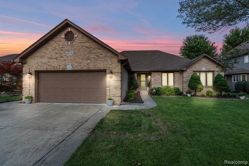 54774 Ashley Lauren Dr, Macomb, MI, 48042-2323 | Card Image