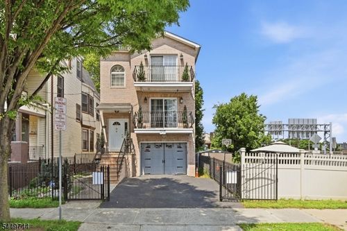 114 4th Ave, Newark, NJ, 07104-2606 | Card Image