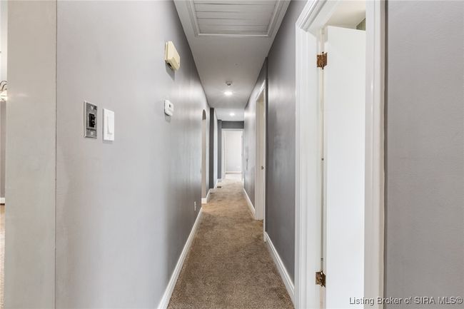 1407 Slate Run Rd, Home with 3 bedrooms, 3 bathrooms and null parking in New Albany IN | Image 41