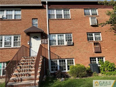 280 - 280 College Drive, Townhouse with 2 bedrooms, 1 bathrooms and null parking in Edison NJ | Image 2