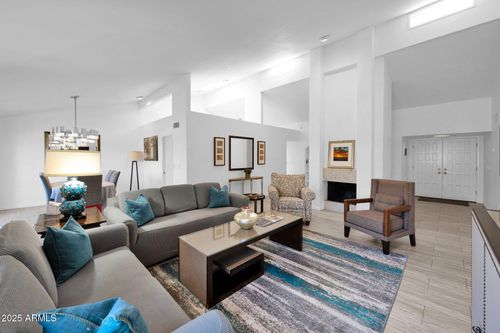 8208 E Del Cuarzo Dr, Scottsdale, AZ, 85258-2355 | Card Image