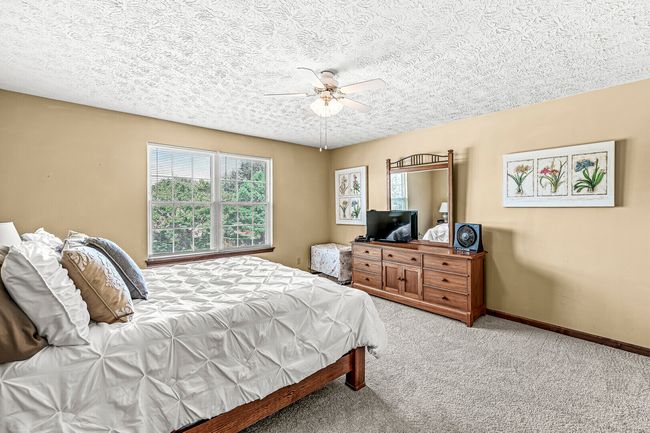 Primary Bedroom Extra Large | Image 19