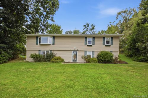34 Hillview Cir, Poughkeepsie, NY, 12603-3809 | Card Image