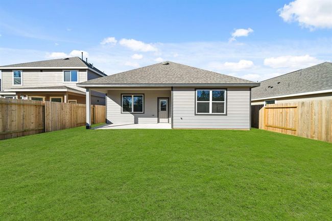 16940 Hazelnut Dr, House other with 3 bedrooms, 2 bathrooms and 2 parking in Conroe TX | Image 14