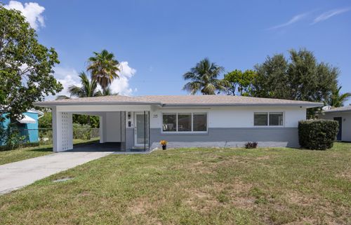 215 Evergreen Dr, Lake Park, FL, 33403-3409 | Card Image