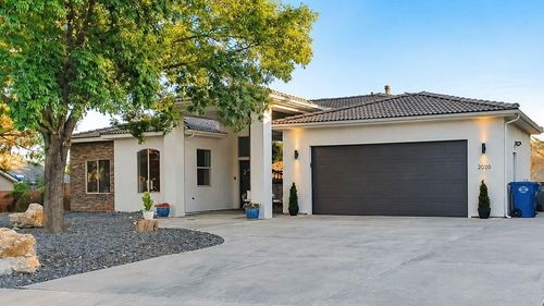 2006 E Westcliff Dr, St George, UT, 84790 | Card Image