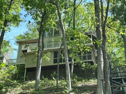 1720 Point Grand Dr, Savannah, TN, 38372-6651 | Card Image