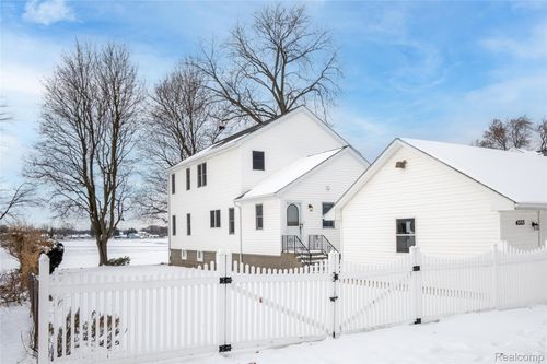 4333 Hunters Dr, Highland, MI, 48356-1935 | Card Image