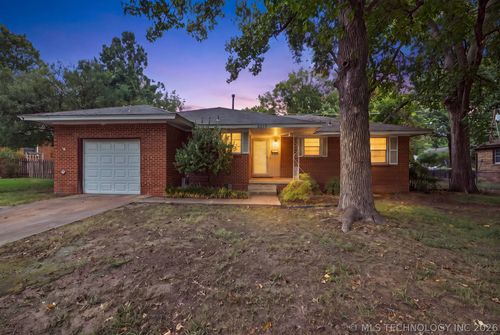 2519 E 56th Street, Tulsa, OK, 74105 | Card Image