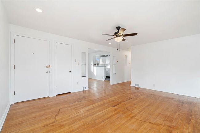 2 - 6569 Rosemoor St, Condo with 2 bedrooms, 1 bathrooms and 1 parking in Squirrel Hill PA | Image 6