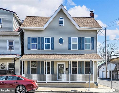 18 N Berne St, SCHUYLKILL HAVEN, PA, 17972-1802 | Card Image