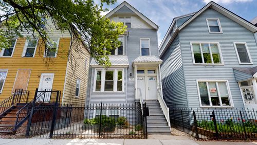 2r-1305 W Barry Avenue, Chicago, IL, 60657 | Card Image