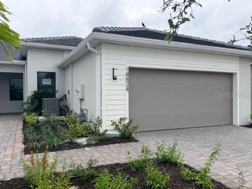 18824 Indian Rock Pl, LAKEWOOD RANCH, FL, 34211-2928 | Card Image