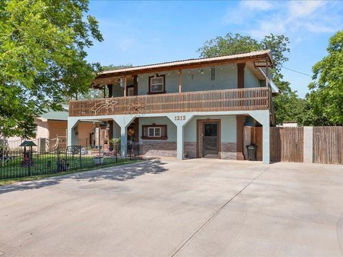 1213 N Avenue B, Denver City, TX, 79323-2265 | Card Image