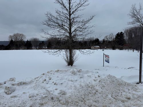 136 Fox St, Penetanguishene, ON, L9M1E2 | Card Image