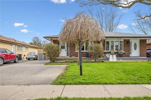 27 Vicmount Dr, Kitchener, ON, N2M2A2 | Card Image